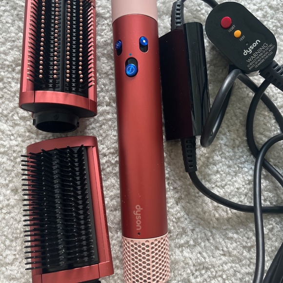 Dyson Airwrap™ multi-styler and dryer Straight+Wavy - Picture 3 of 5